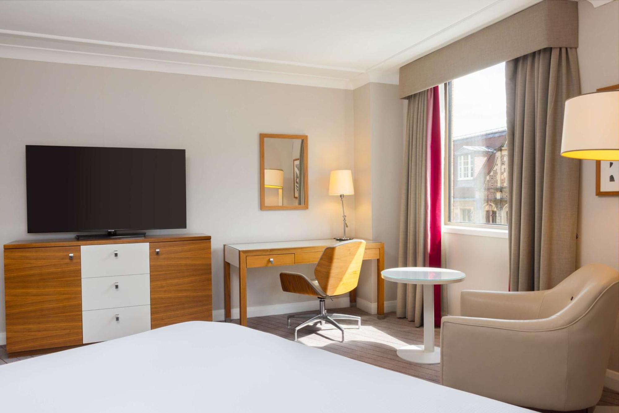 Hilton Cambridge City Centre Экстерьер фото