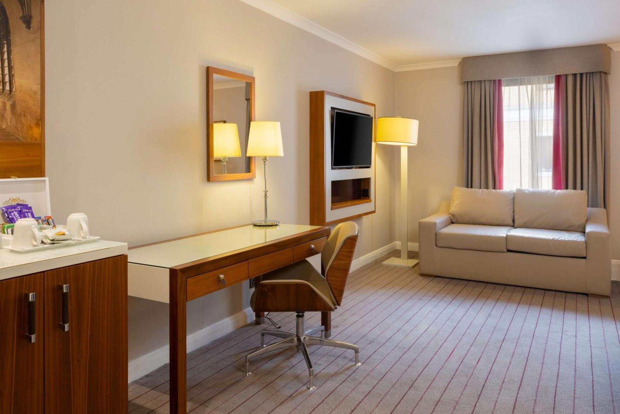 Hilton Cambridge City Centre Экстерьер фото