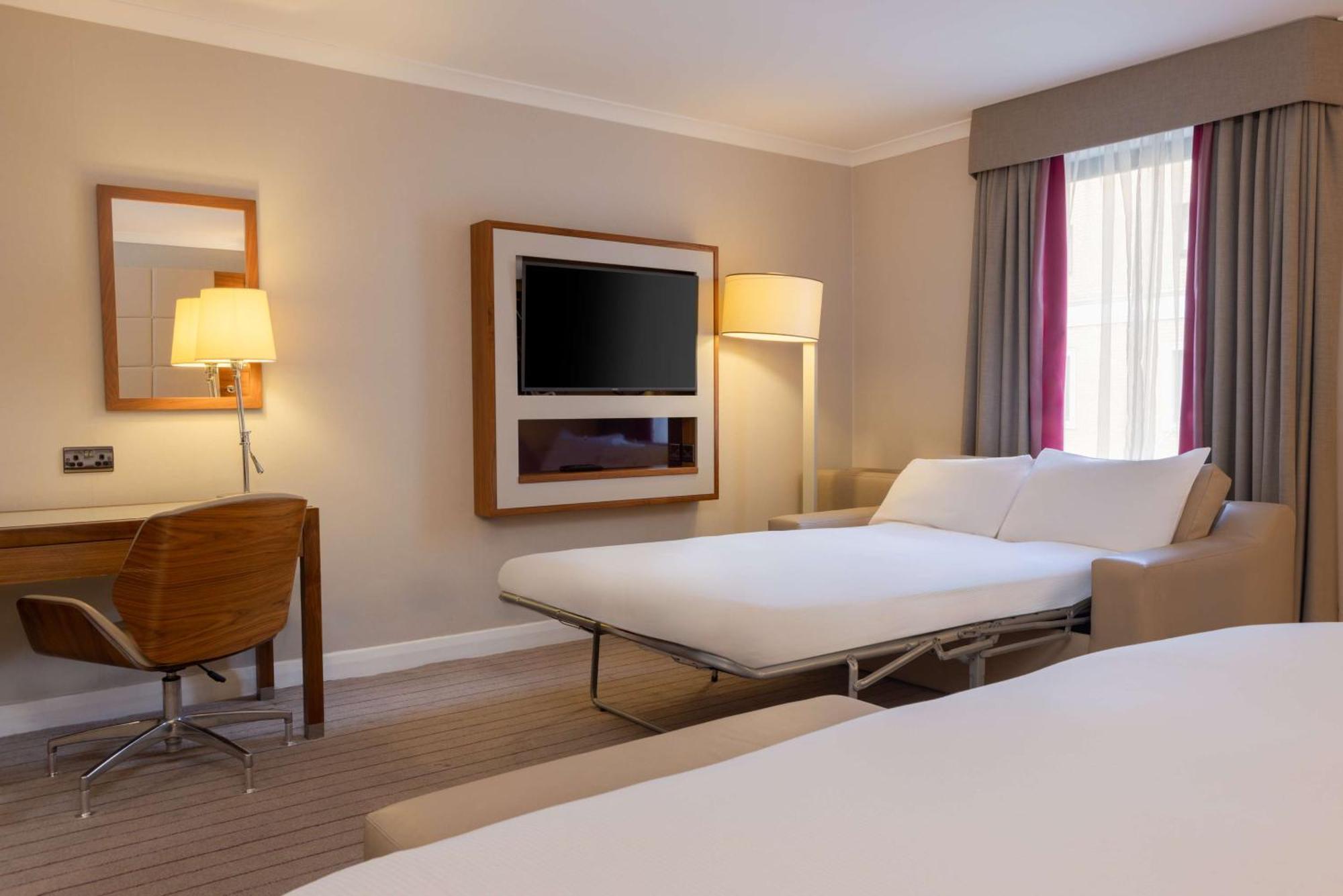 Hilton Cambridge City Centre Экстерьер фото