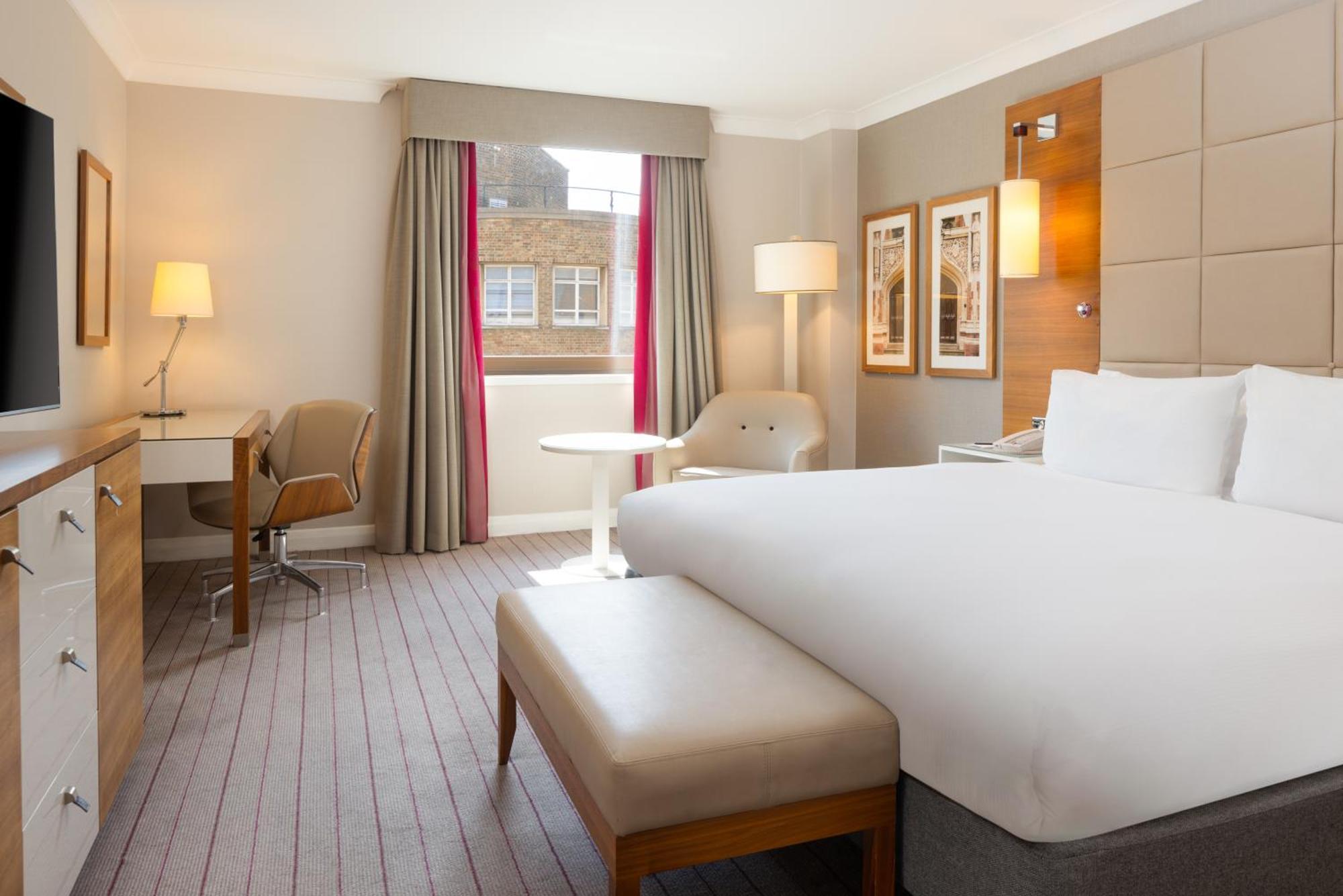 Hilton Cambridge City Centre Экстерьер фото