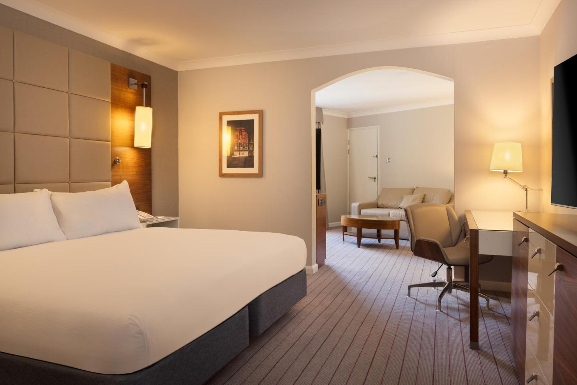 Hilton Cambridge City Centre Экстерьер фото
