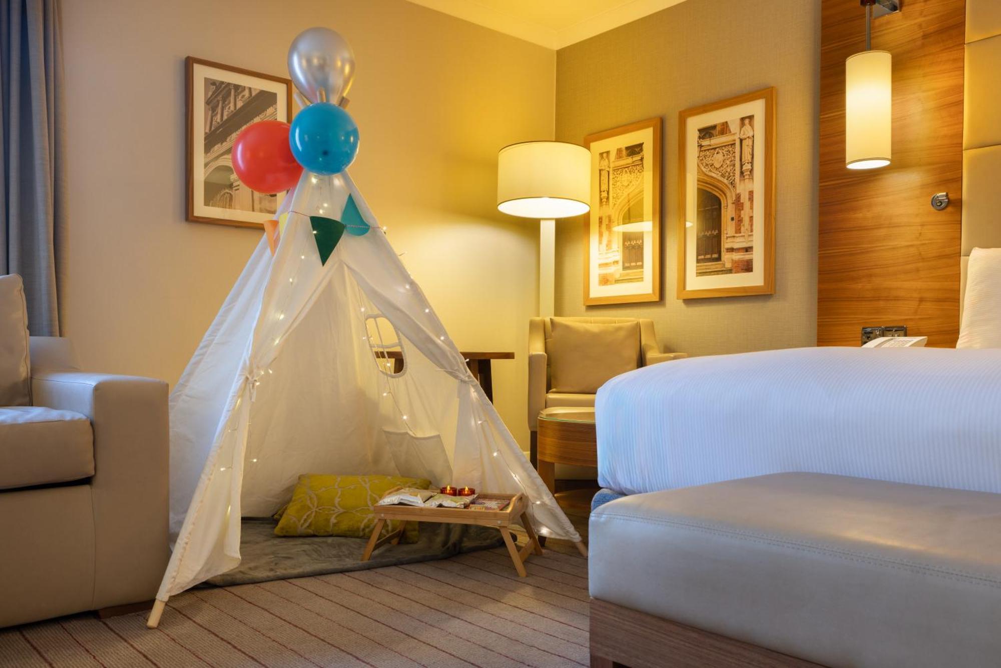 Hilton Cambridge City Centre Экстерьер фото