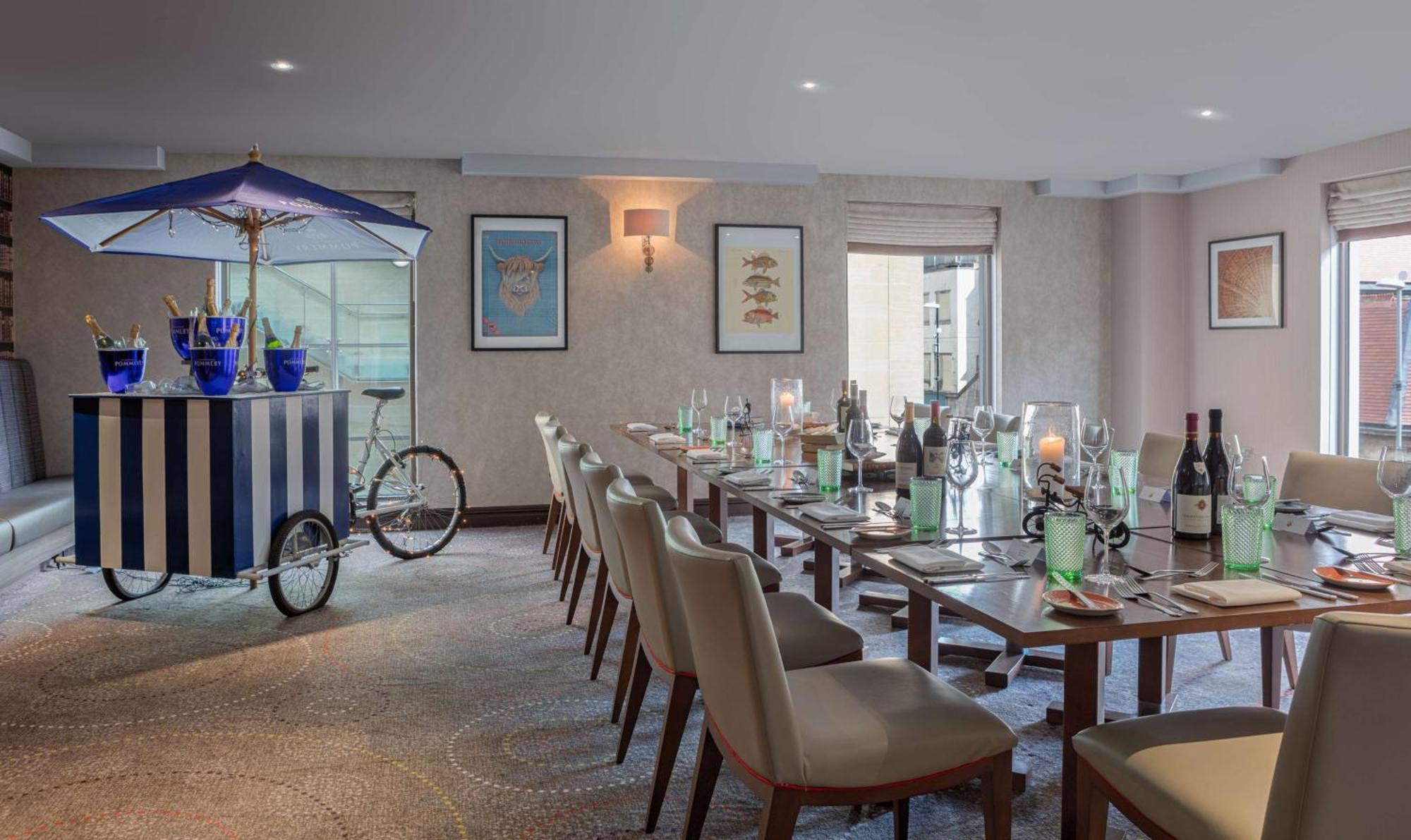 Hilton Cambridge City Centre Экстерьер фото