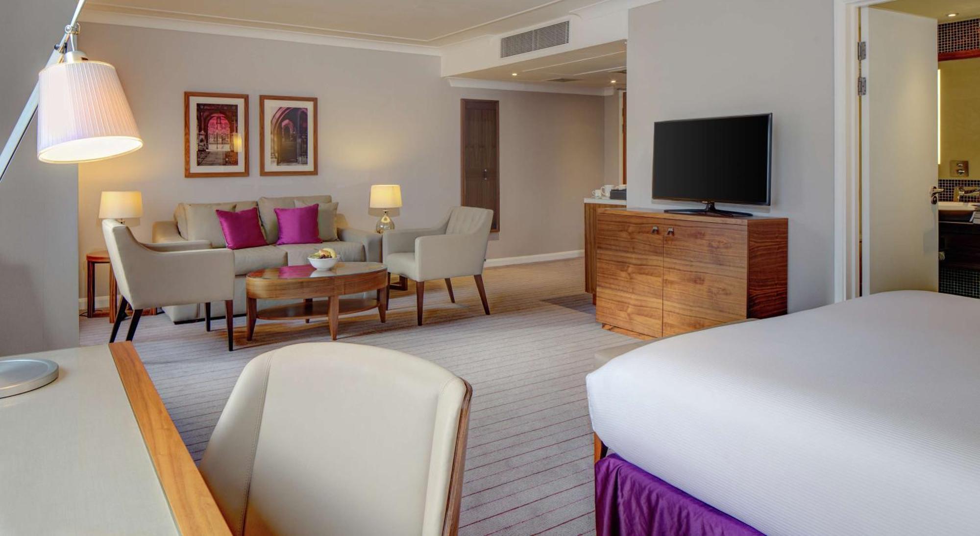Hilton Cambridge City Centre Экстерьер фото