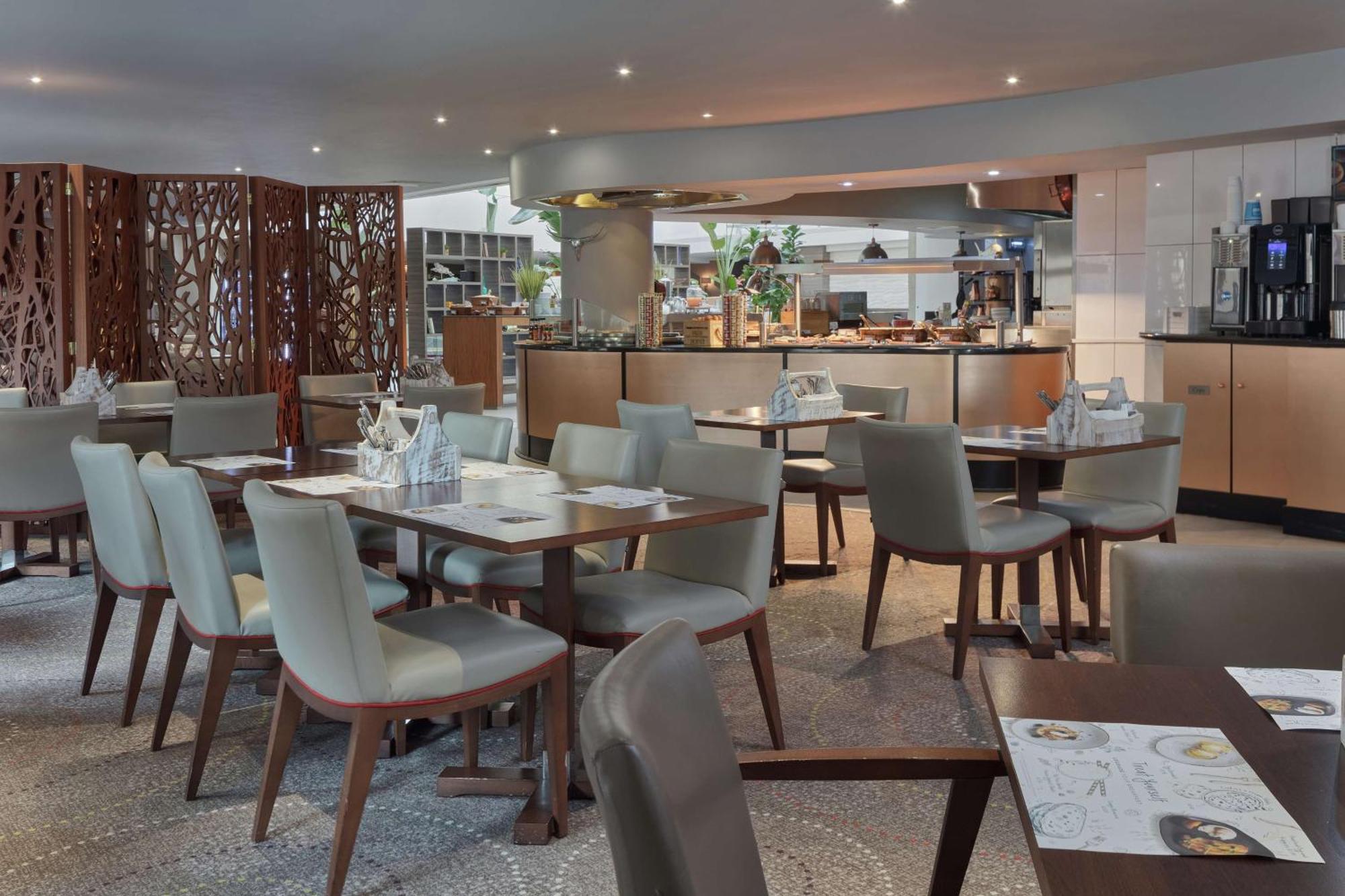 Hilton Cambridge City Centre Экстерьер фото